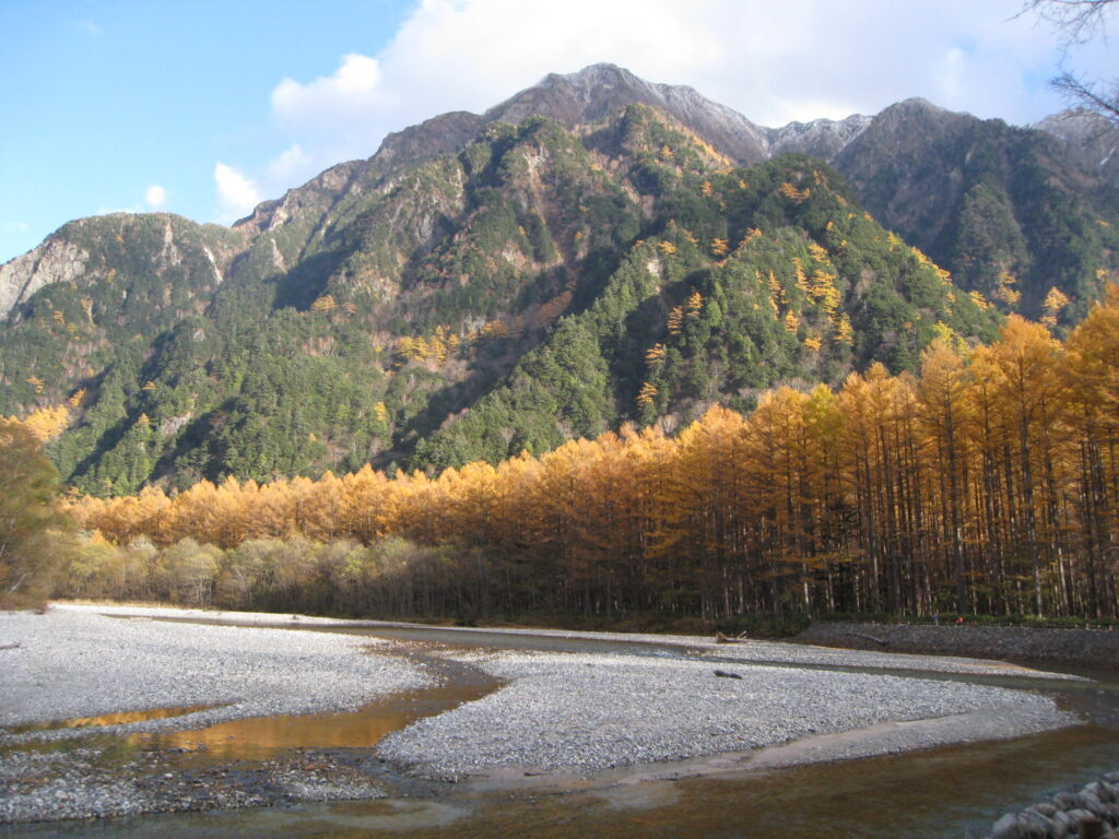 kamikochi-chubu-sangaku-national-park-autumn