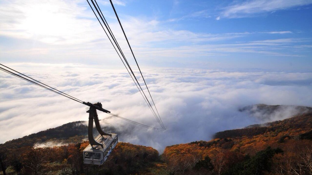 Ryuoo ropeway with a sea of clouds