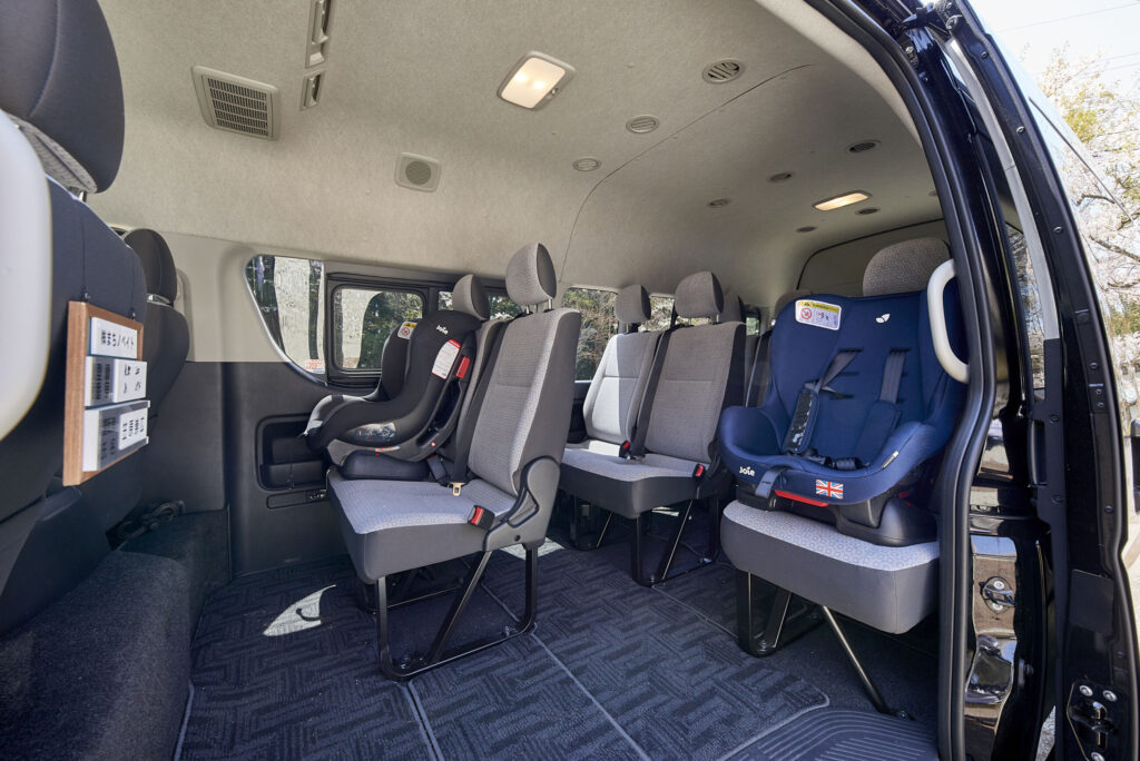 smr-vehicles-bus-charter-hiace