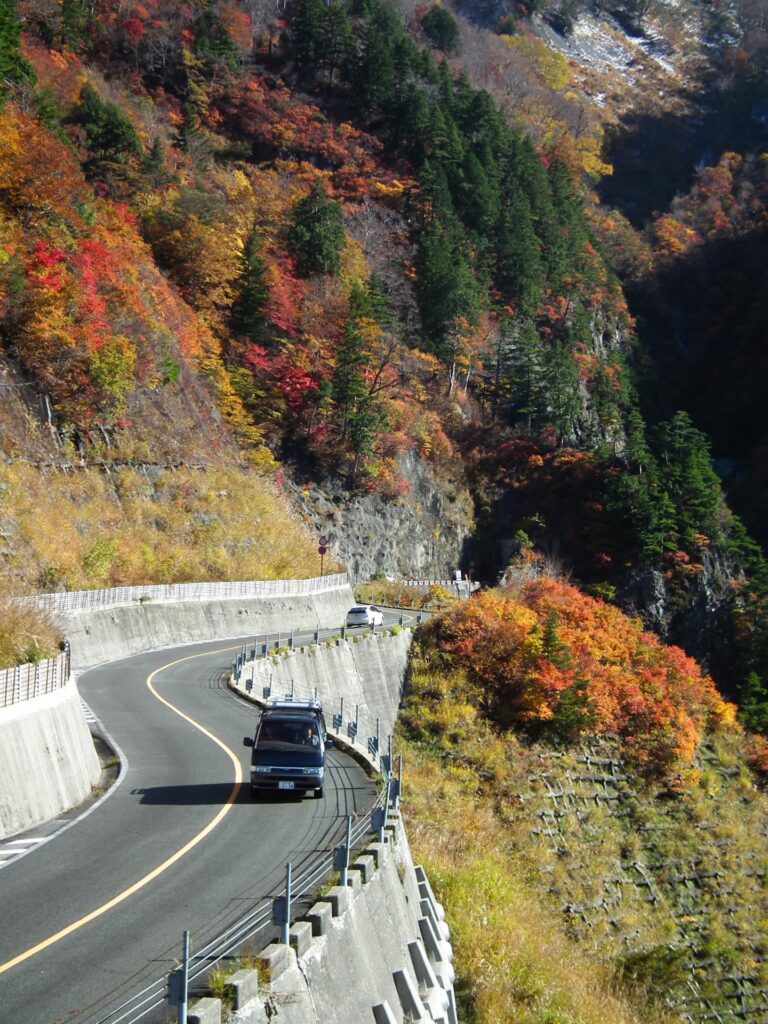 hakusan-white-road