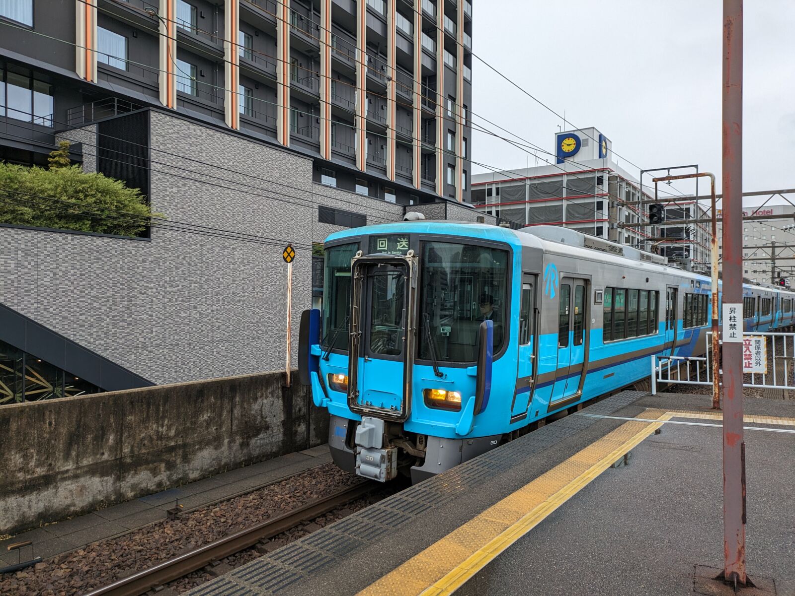 IR Railways-train-kanazawa-2