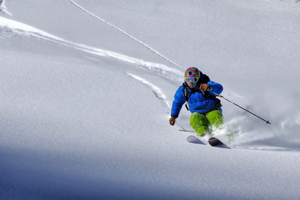 入住志賀高原：滑雪和滑雪板配套