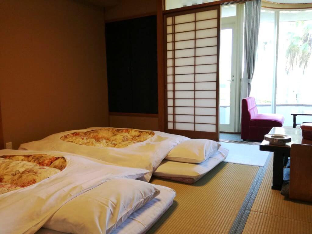 minshuku-hotel-futon