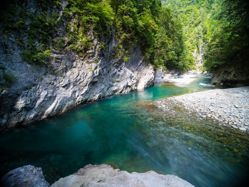 kurobe-gorge-railway