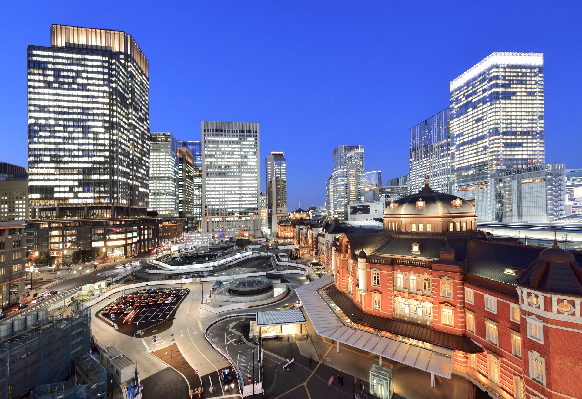 Tokyo station. Станция Токио. Маруноути Токио. Вокзал Токио. ЖД станция Токио.