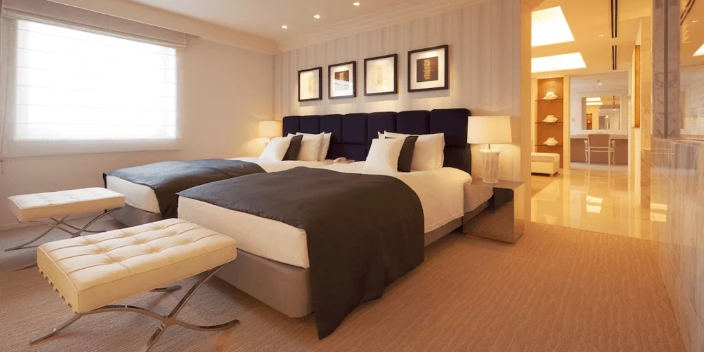 A western-style guest room with ample space at Hotel Kokusai 21 in Nagano City.