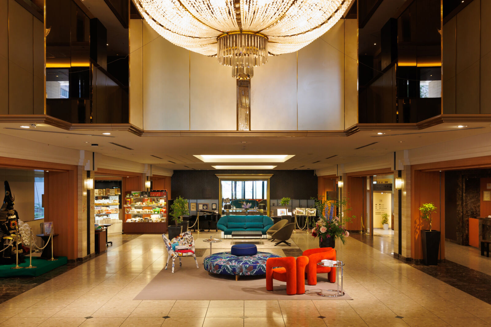 The hotel Kokusai 21 lobby.