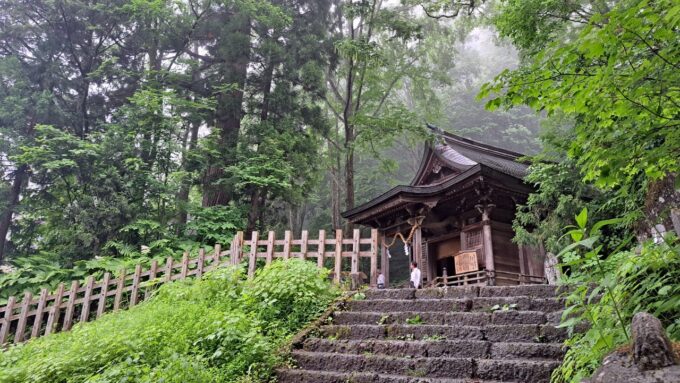 Okusha Togakushi 'Okusha' (Upper Shrine) - Snow Monkey Resorts