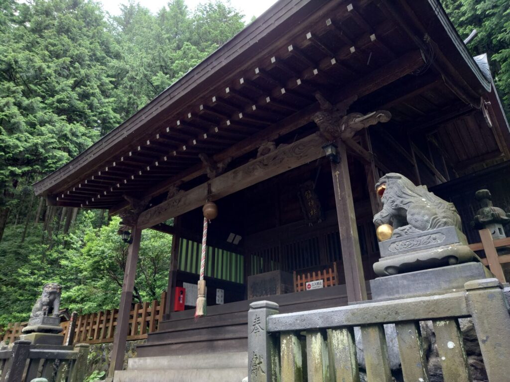 narai-shrine