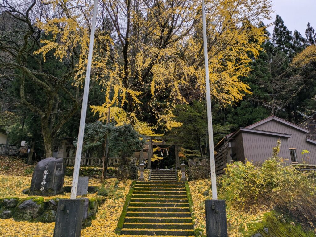 kurobe-gorge-unazuki-onsen-town