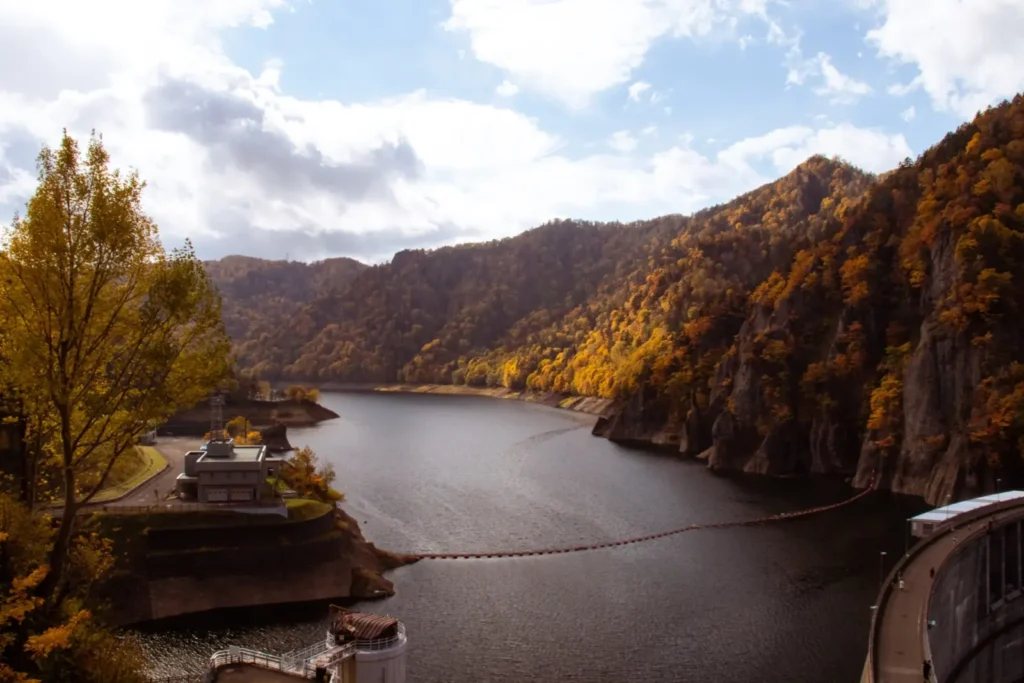 hokkaido-sapporo-hoheikyo-dam-autumn