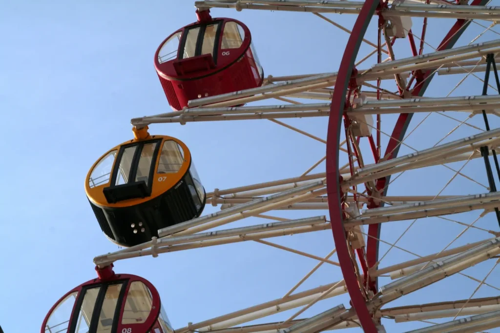 sapporo-norbesa-ferris-wheel-closeup