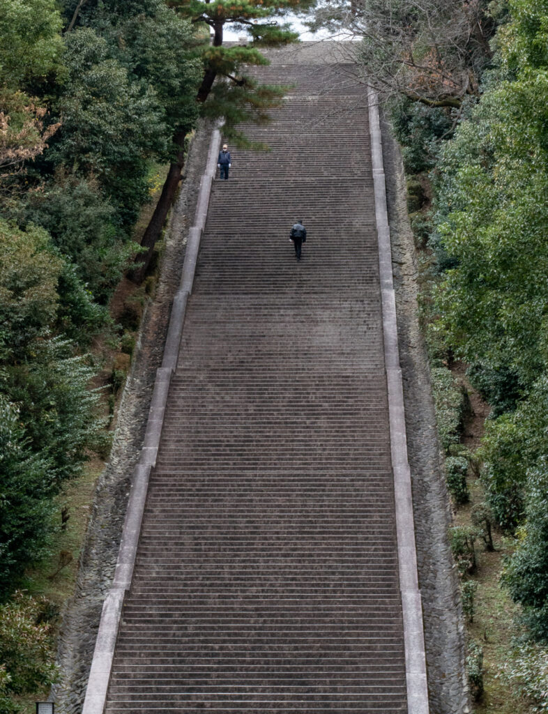 Fushimi-momoyama-staircase-kyoto-Mausoleum-of-Emperor-Meiji