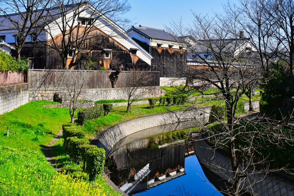 Fushimi-canal-sake-brewery-kyoto
