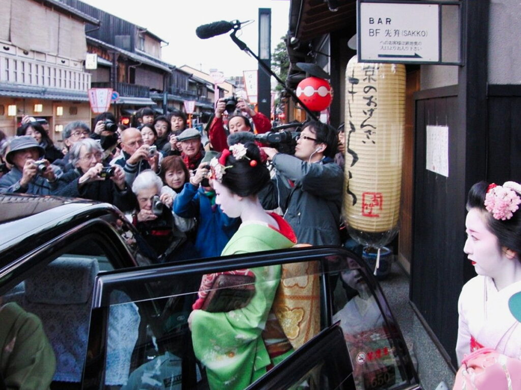 Kyoto-maiko-Gion-Kobu-geisha