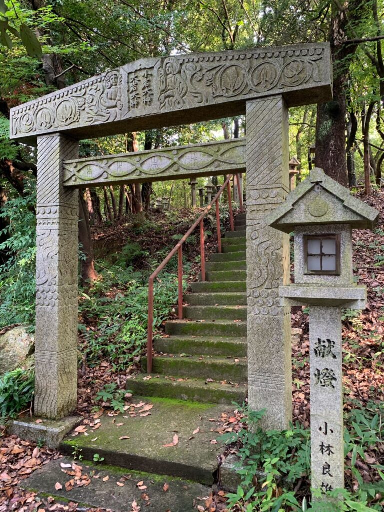 Oiwa-shrine-kyoto-torii