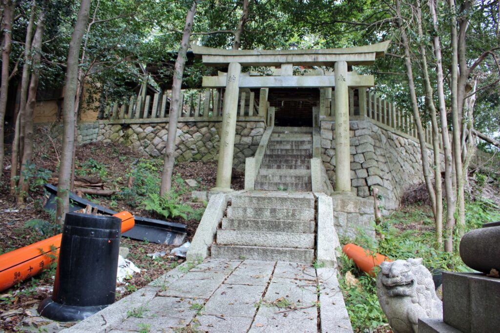 Oiwa-shrine-kyoto-torii