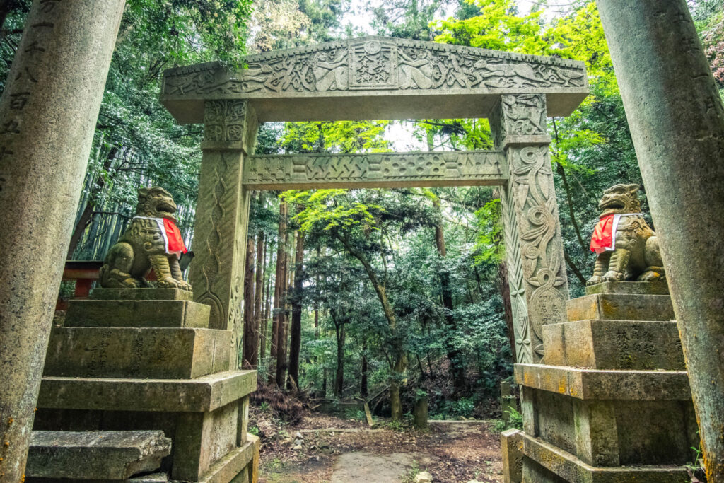 Oiwa-shrine-kyoto-torii