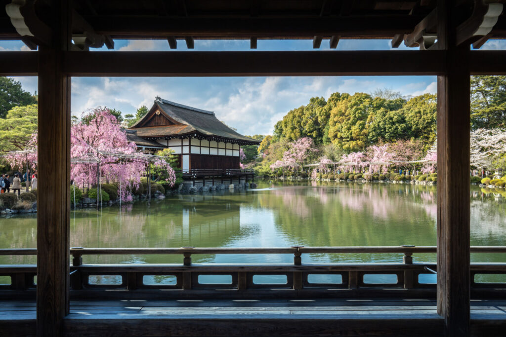 Heian-jingu-garden-kyoto-spring-cherryblossoms