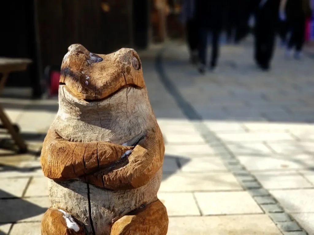 A statue of a frog at nawate street in Matsumoto.