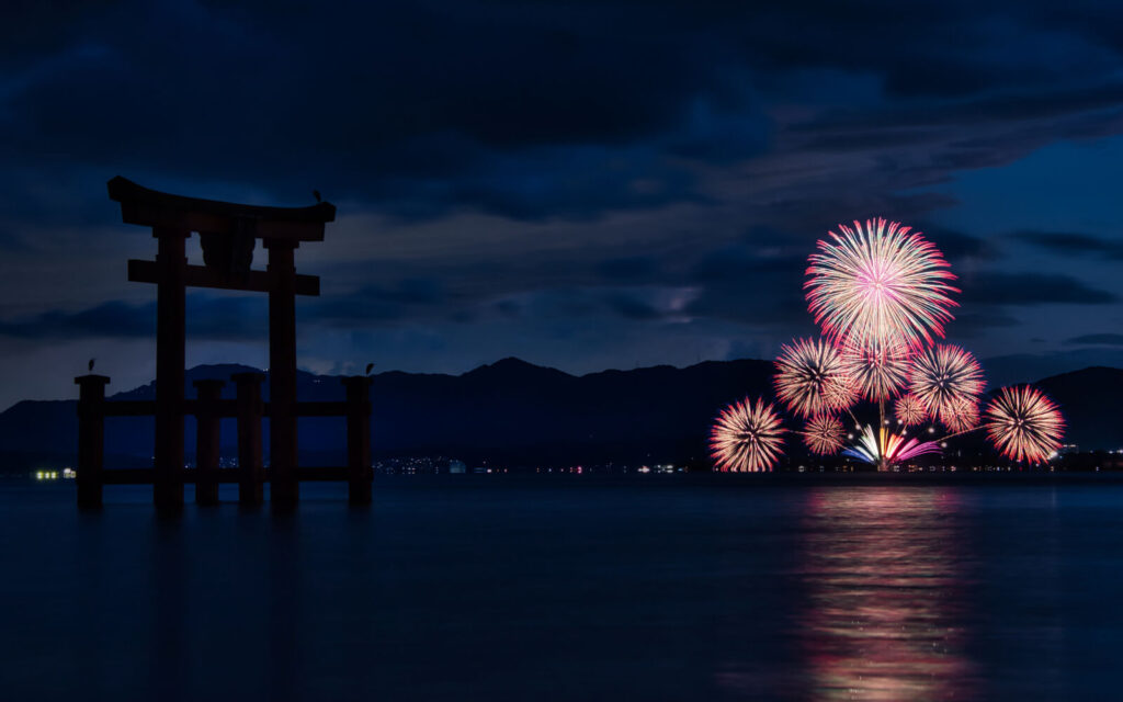 Lake-biwa-shiga-fireworks
