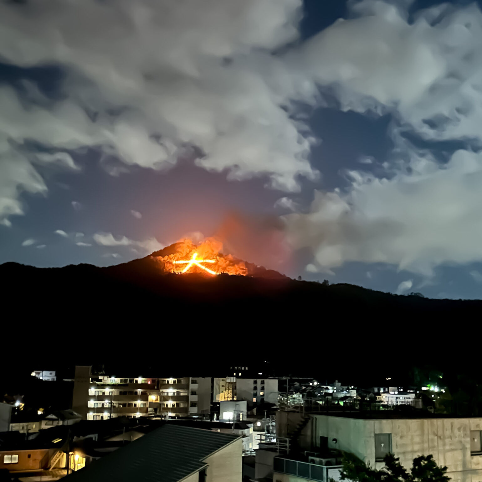 kyoto-Gozan-no-Okuribi-Daimonji-Fire-Festival