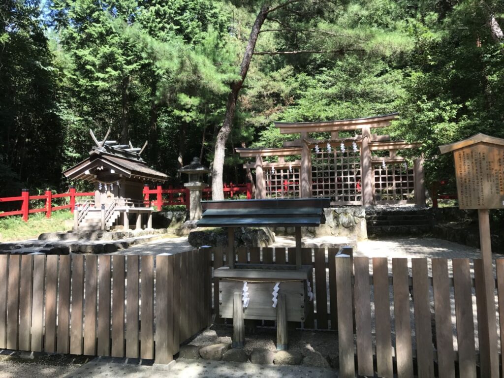 omiwa-shrine-yamanobe-no-michi
